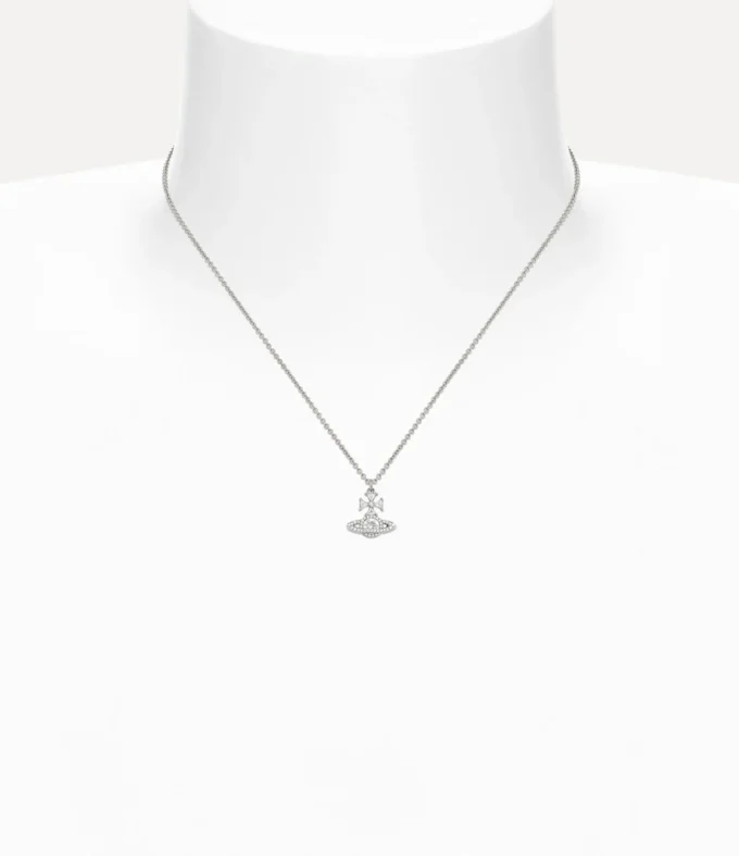 Mila Pendant Necklace