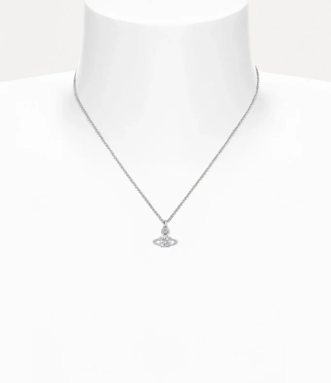 Reina Pendant Necklace
